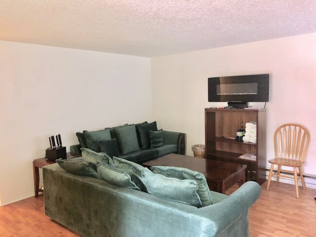 Photo - 2 Bedroom Duplex in Lynnwood.