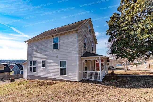 Photo - 800 Knoxville College Dr