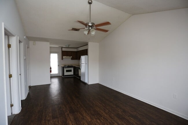 Building Photo - 140 Lanier Dr Unit 109