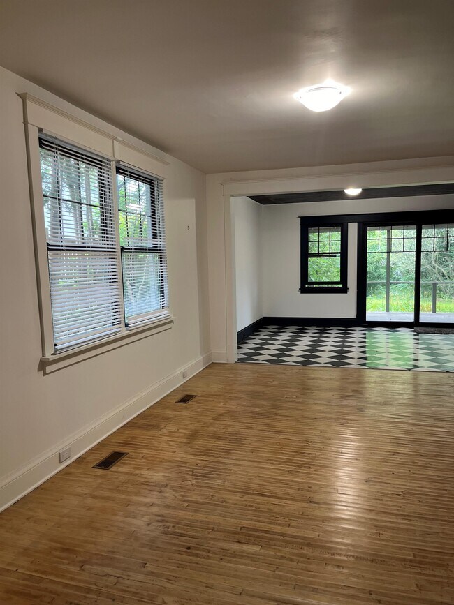 Photo - 193 Bruton St