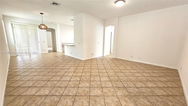 Photo - 686 Conservation Dr Unidad SINGLE