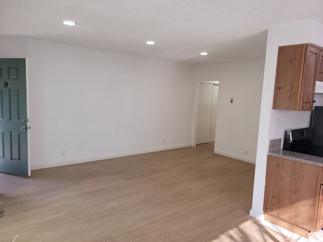 Photo - 6561 Fulton Ave