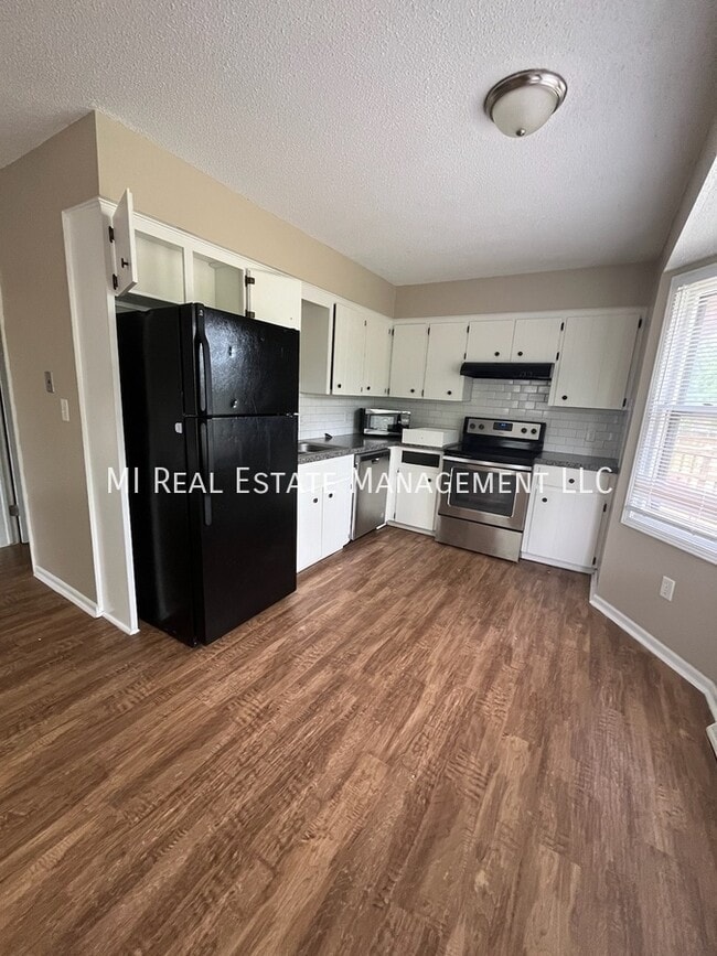 Photo - 14745 Riley St