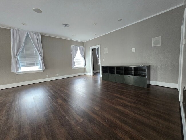 Photo - 126.5 W Rose St