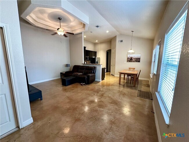 Photo - 362 E Faust St