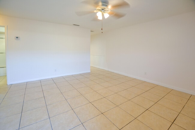 Photo - 3964 Roan Ct W