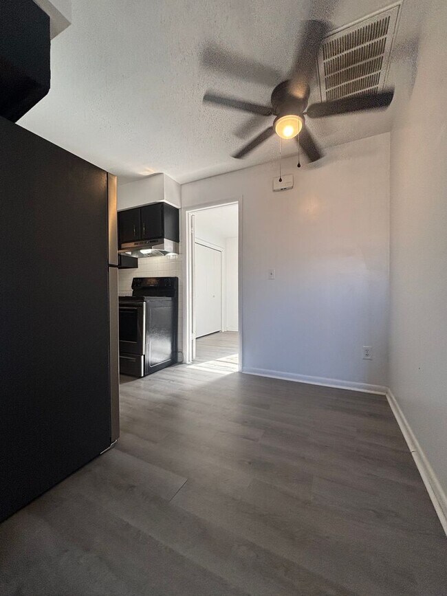 Photo - Come see this 1 bedroom 1 bathroom apartme...