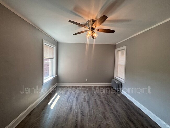 Building Photo - 8000 S Champlain Ave Unit 3 Rental