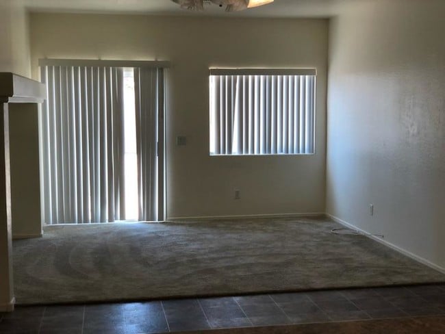 Photo - 811 W Spruell Ave
