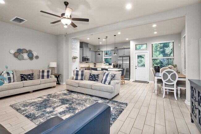 Photo - 579 Longleaf Pine Dr