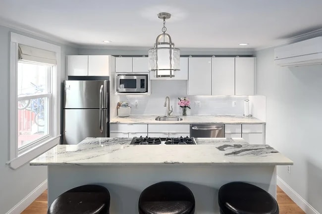 Building Photo - 194 Marion St Unit 182-1