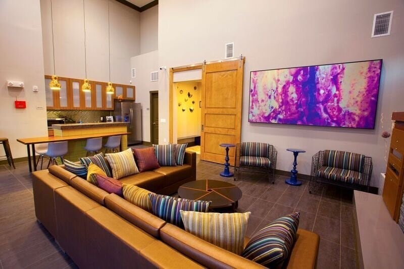 Photo - 817 Colcord Ave