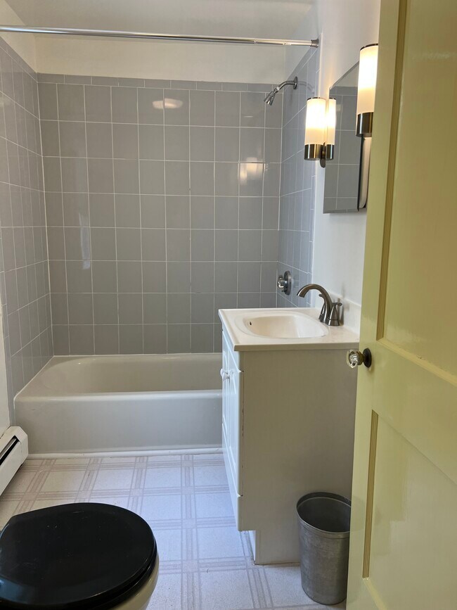 Photo - 31 Pleasant St Unit 3