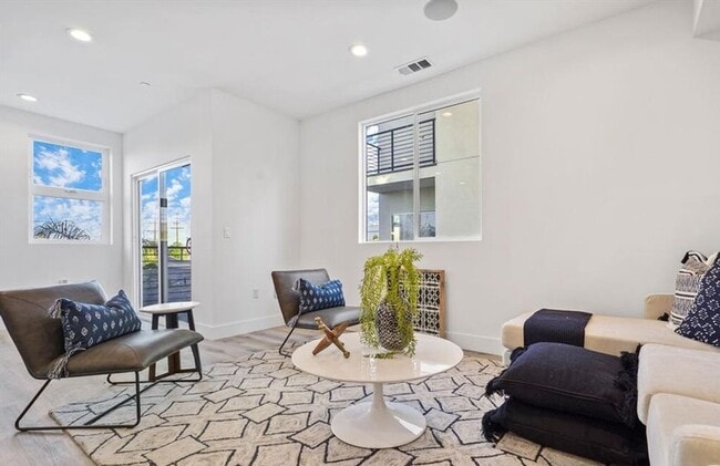 Photo - Craner- New Apartment Homes