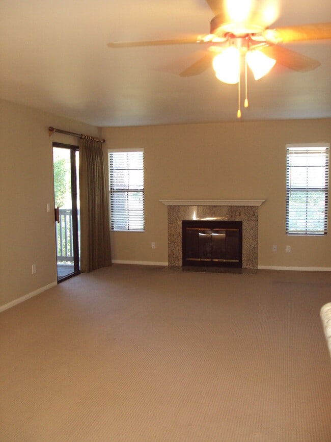 Stylish 2-Bedroom Condo in Sought-After Ca... - Stylish 2-Bedroom Condo in Sought-After Ca...