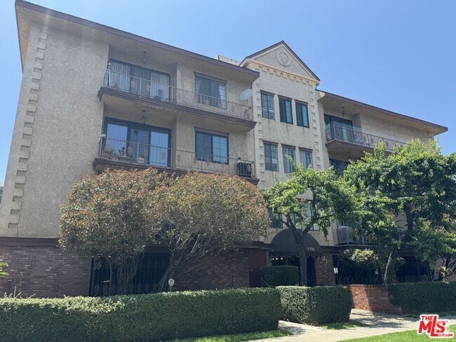 Building Photo - 1101 Rexford Dr Unit 303 Rental