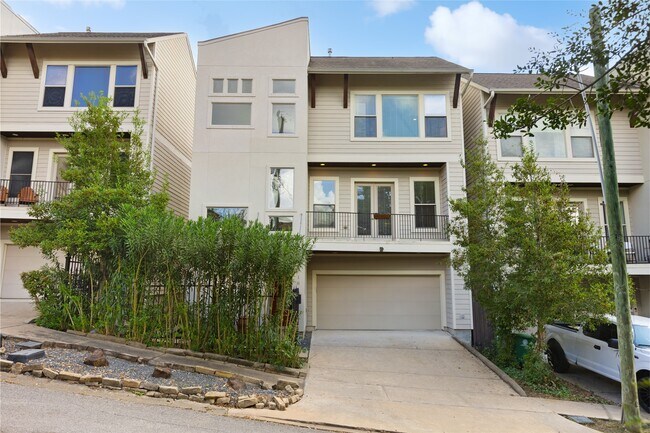 Building Photo - 318 Patterson St