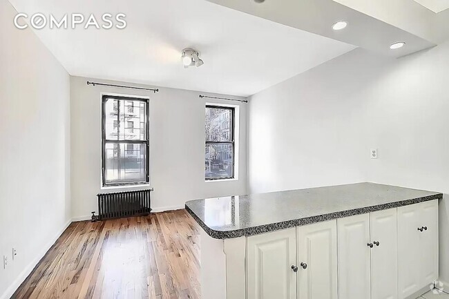 Building Photo - 422 Amsterdam Ave Rental