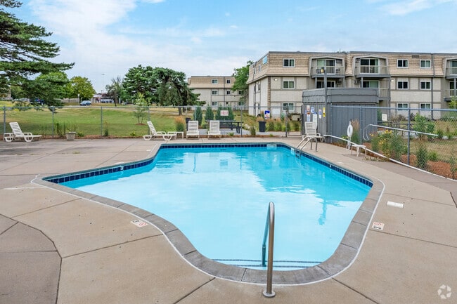 Building Photo - Fox Ridge Estates Rental