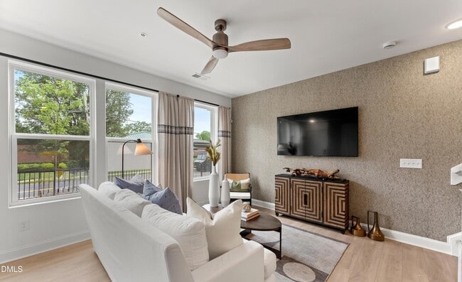 Photo - 602 Mkt Grv Dr