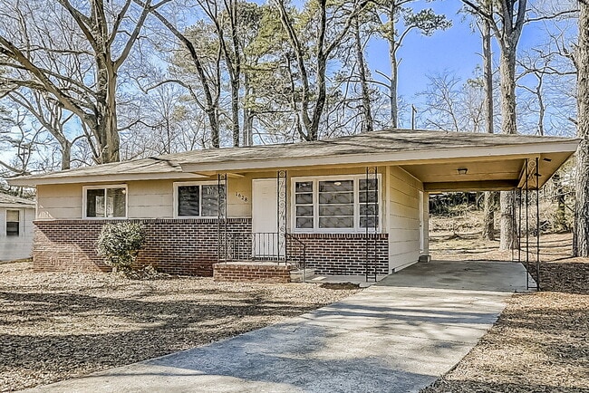 Photo - 1628 1st St NE