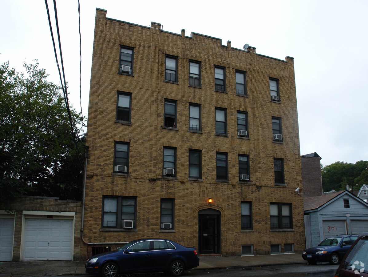 Photo - 15 Radford St Apartments