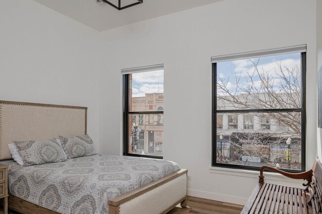 Photo - 127 W Wisconsin Ave Unit ID1061653P