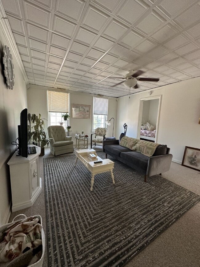 Photo - 3 Bed 1 Bath overlooking historic Grand Av...