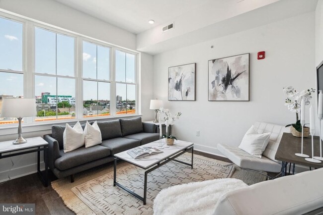 Building Photo - 813 N Broad St Unit 301 Rental