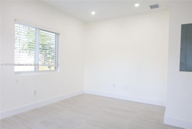 Photo - 3 bedroom in Miami FL 33142