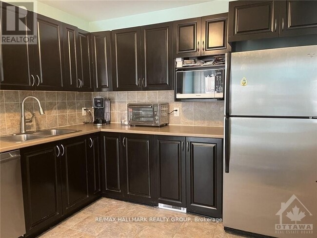 Photo - 123 Garrity Crescent