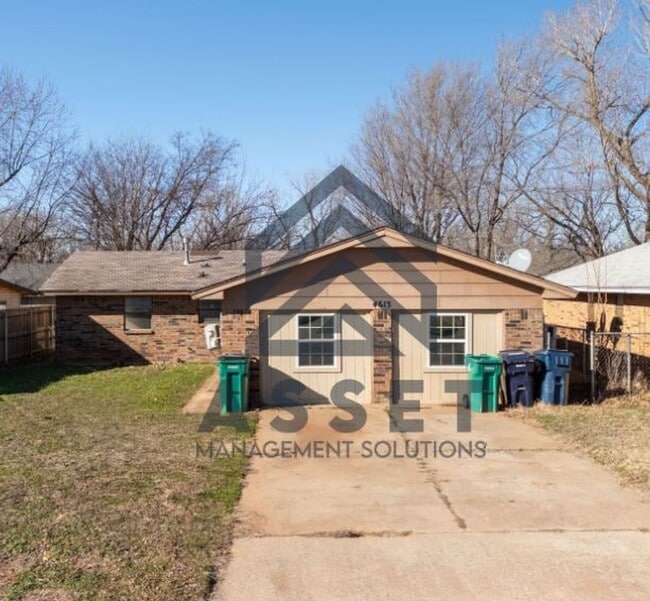 Building Photo - Charming 5 Bedroom House