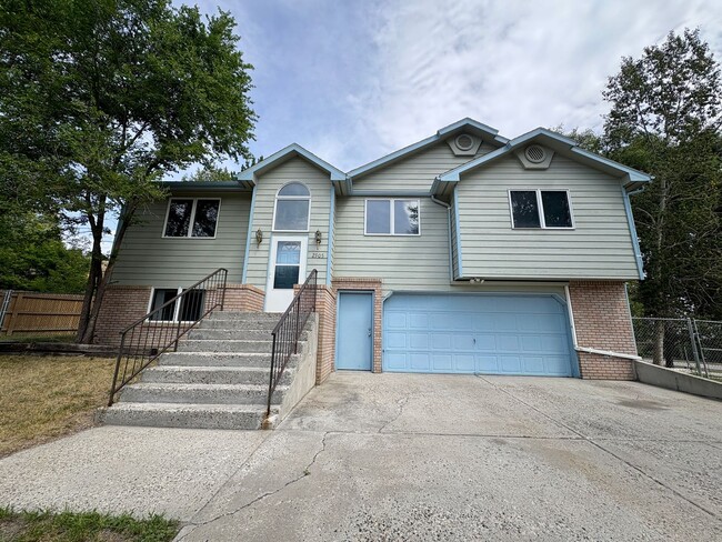 Building Photo - 2905 High Park Dr