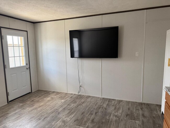 Photo - 1824 Rd 5730