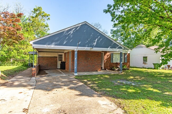 Photo - 1024 Grenada Dr