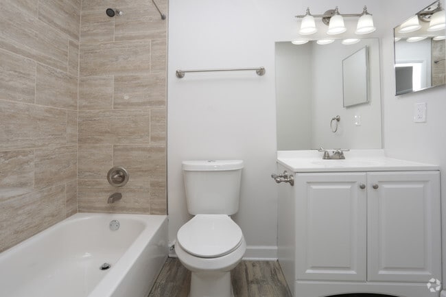 3BR,2BA_1,370 SF
