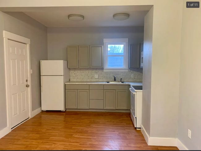 Building Photo - 240 W Hallam Ave Unit 1