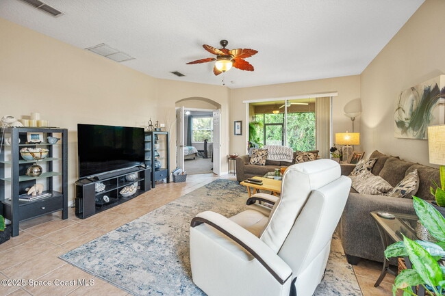 Photo - 1749 Tullagee Ave