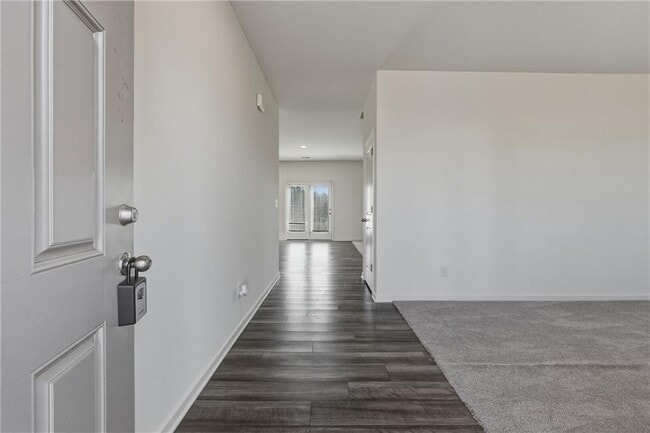 Photo - 166 Verona Dr NW