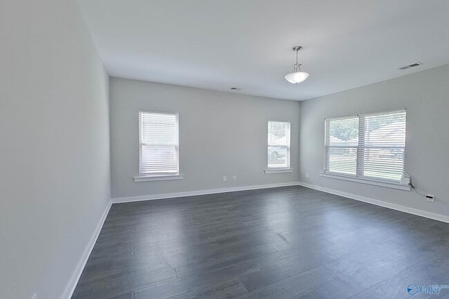 344 White Oak Cir