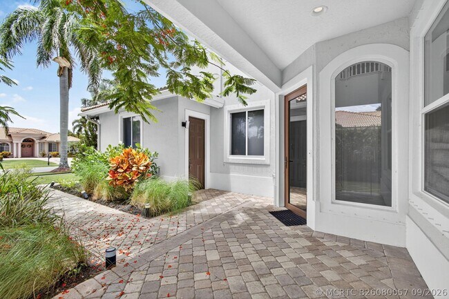 11587 Manatee Bay Ln