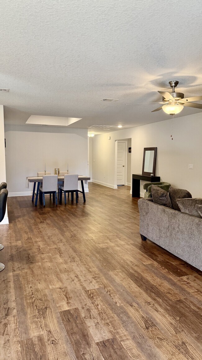 Photo - 211 Baycliff Dr