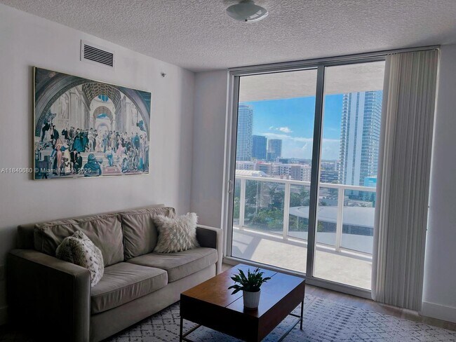 Building Photo - 601 NE 23rd St Unit 1601 Rental