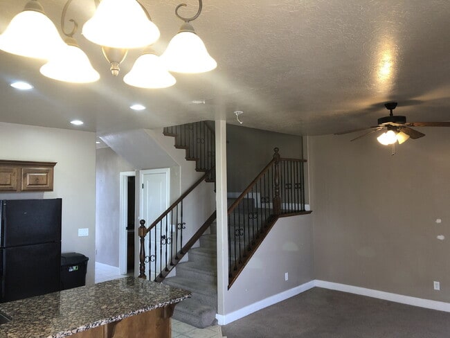 Photo - "Spacious 3-Bedroom Townhouse Retreat with 2.5 Baths in the Heart of Washington, UT!" Unit 6