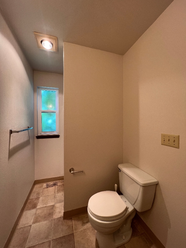 Photo - 10522 Lake City Way NE Unidad 307