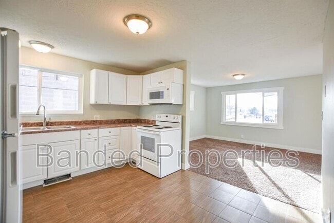 Building Photo - 2965 S 500 E Rental