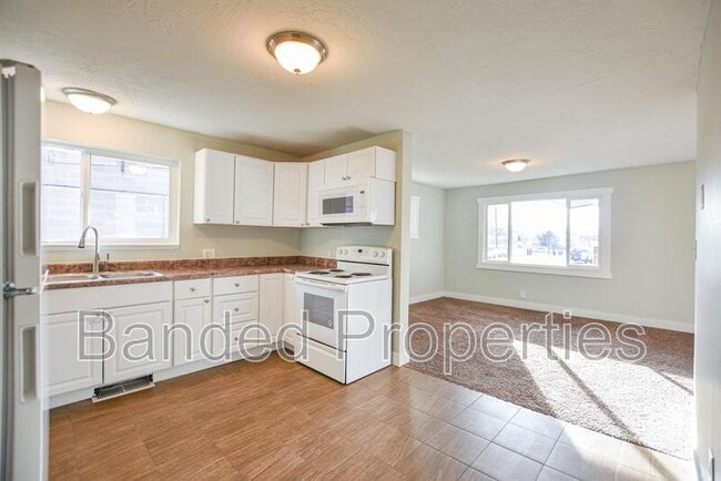 Building Photo - 2965 S 500 E Rental