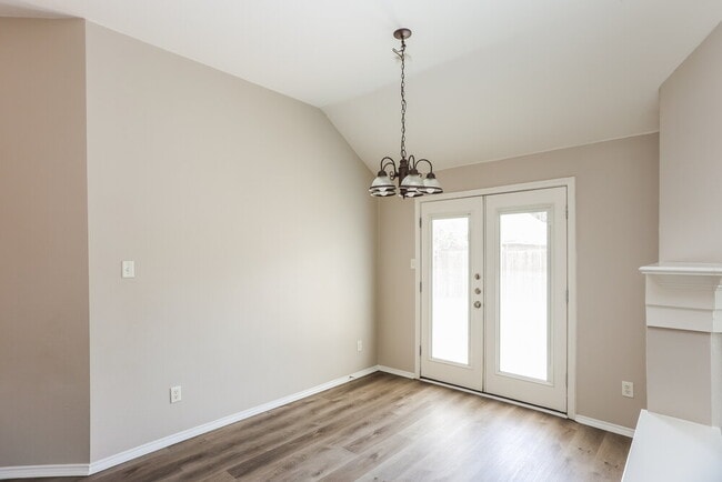 Photo - 9113 Nightingale Dr