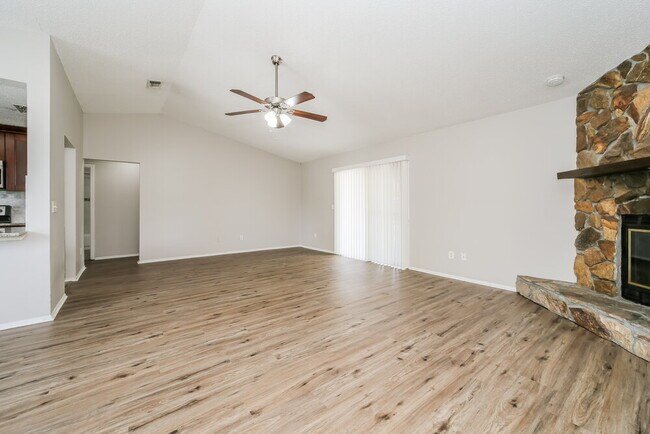 Photo - 593 Benjamin Harrison St
