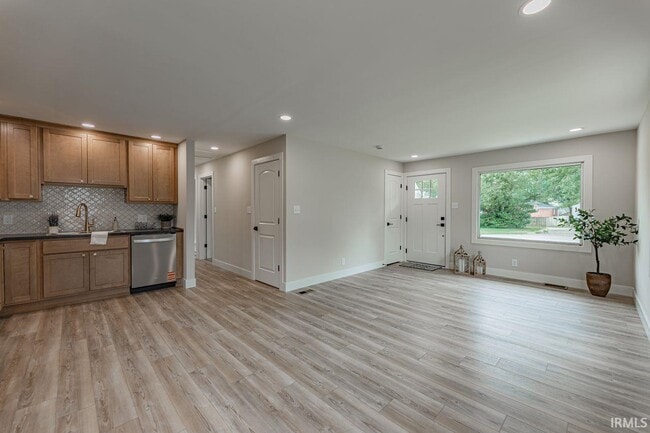 Photo - 1628 E Blackford Ave